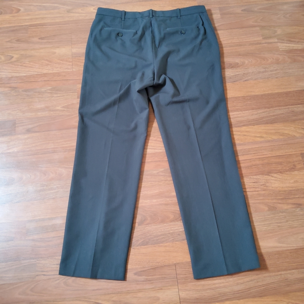 Van Heusen Men's Dress Pants 36X32 Dark Brown New - Picture 3 of 7